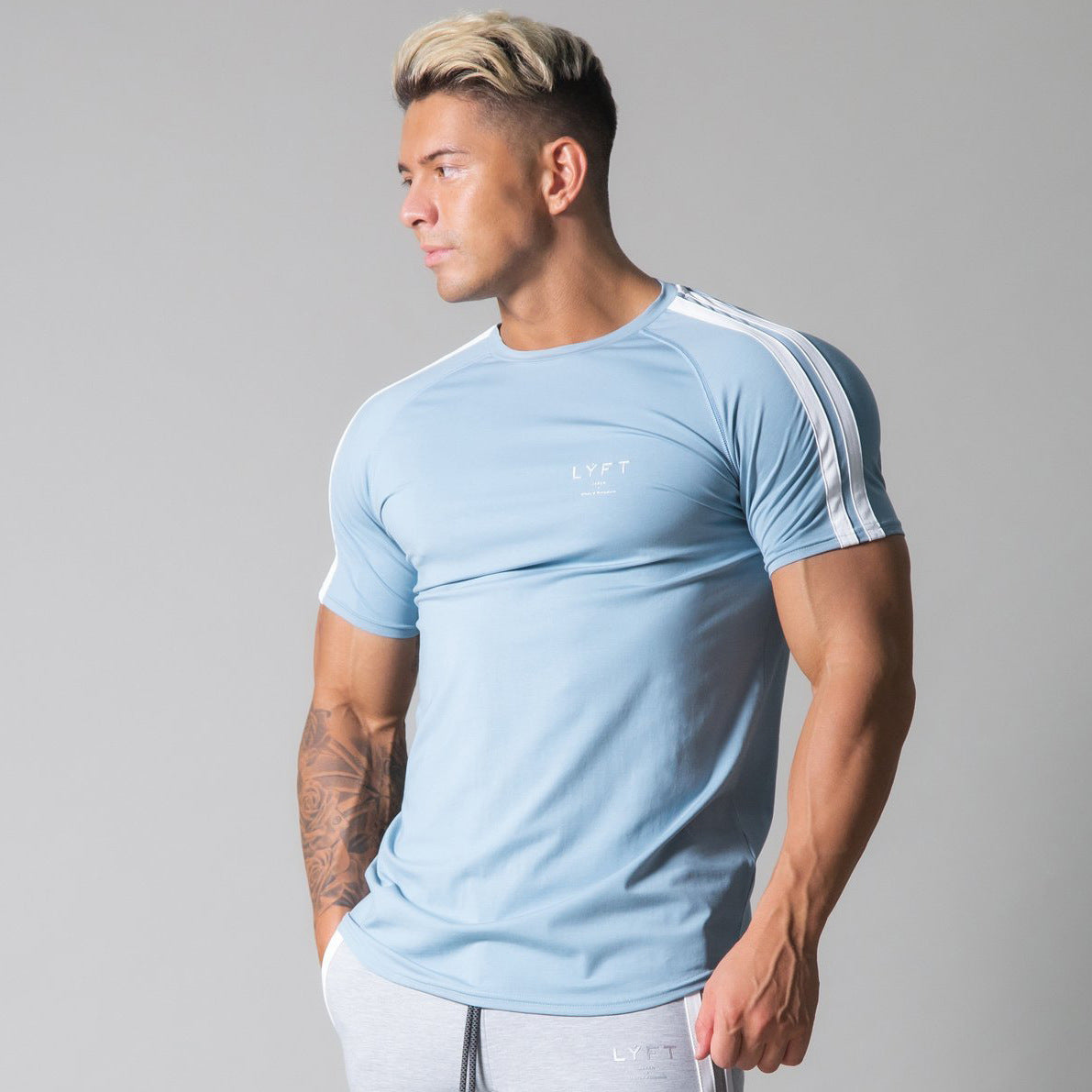 PREMIUM MUSCLE FIT T-SHIRT