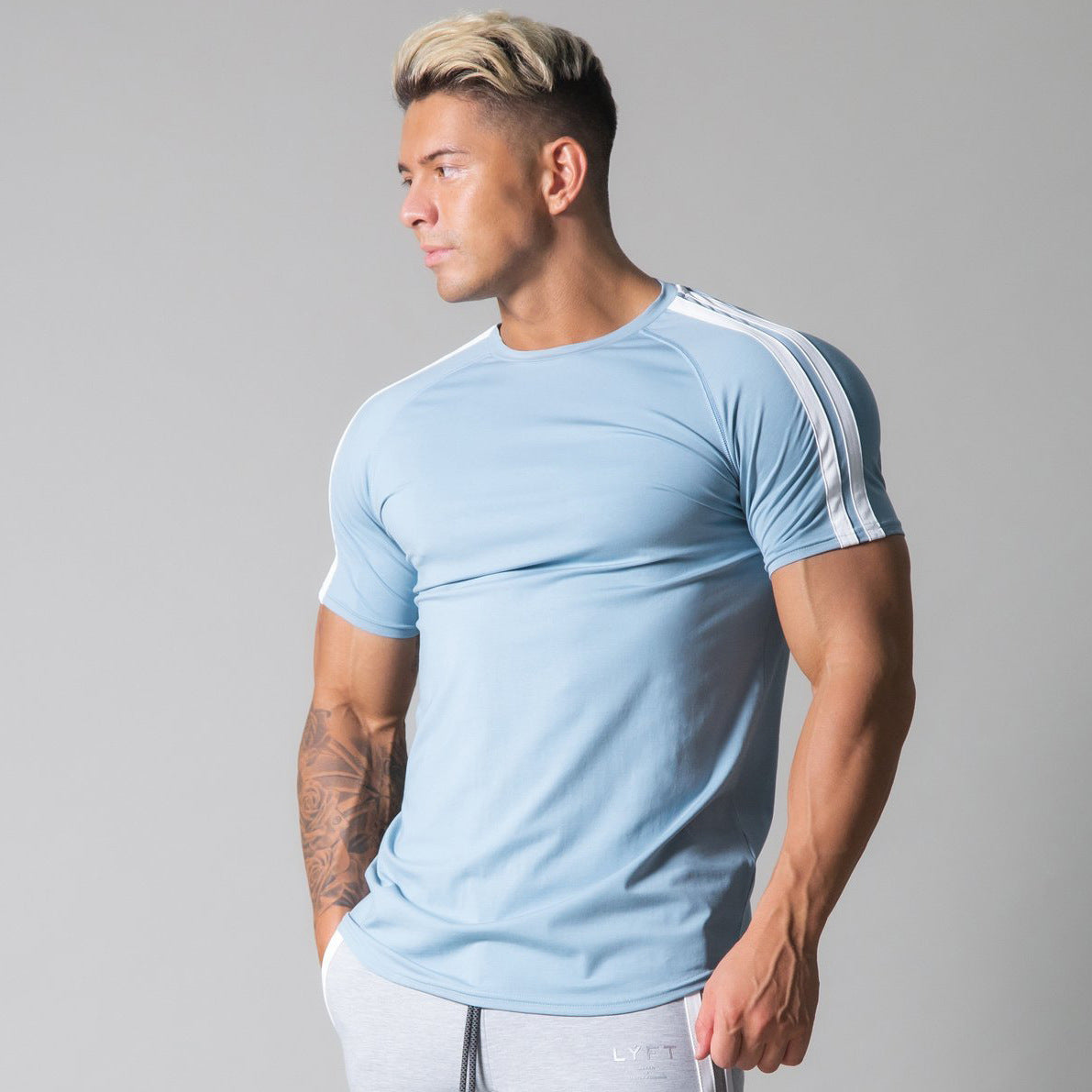 PREMIUM MUSCLE FIT T-SHIRT