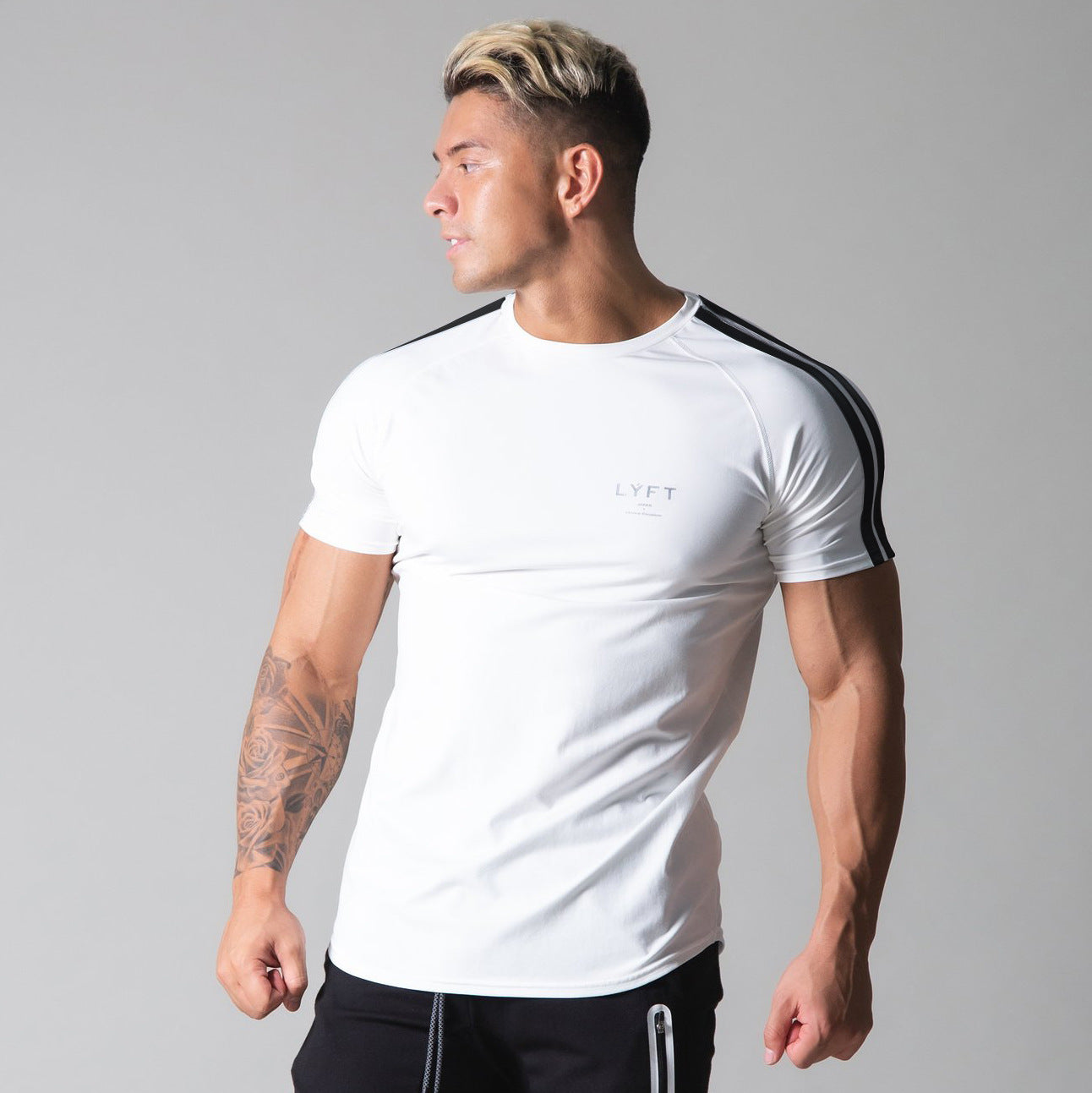 PREMIUM MUSCLE FIT T-SHIRT