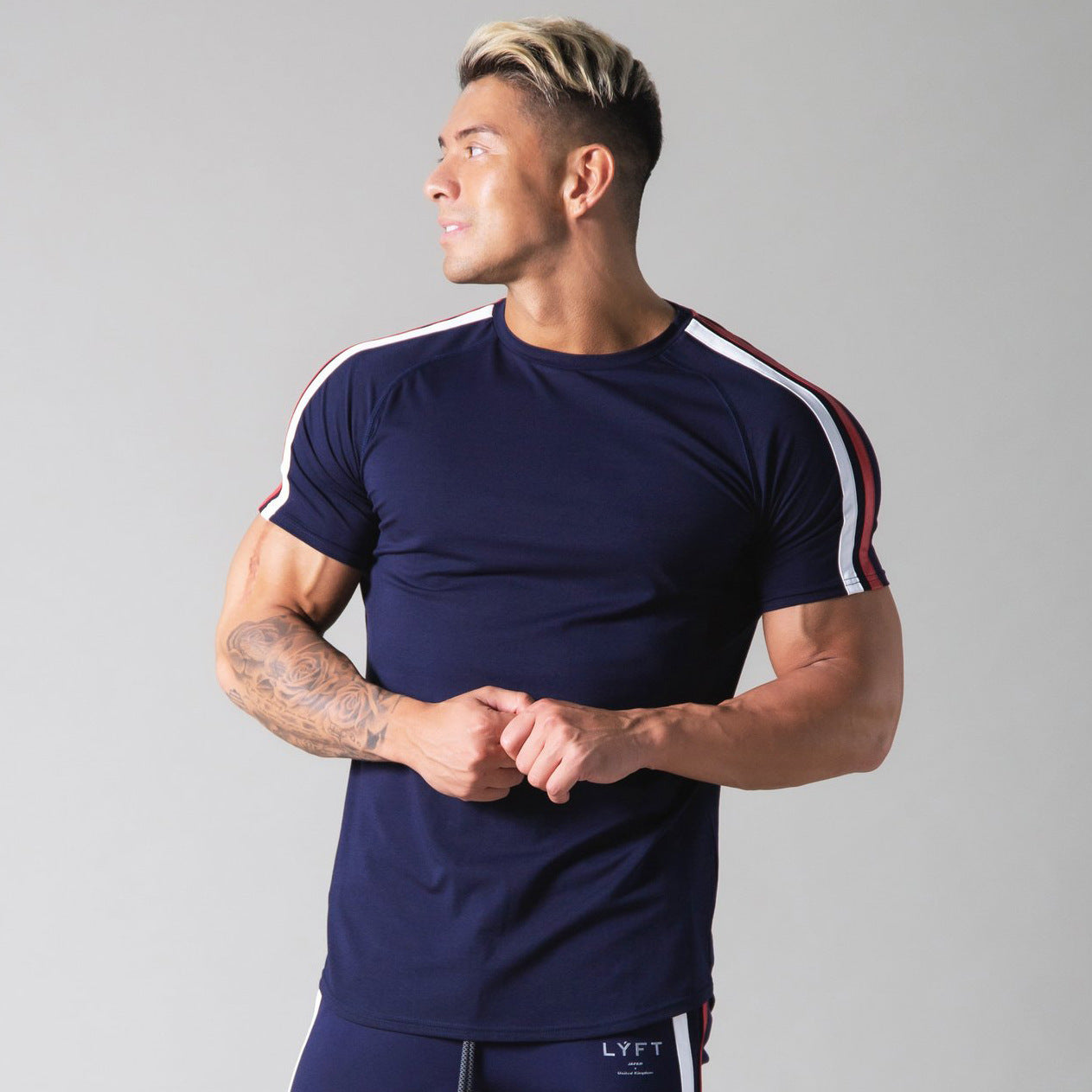 PREMIUM MUSCLE FIT T-SHIRT