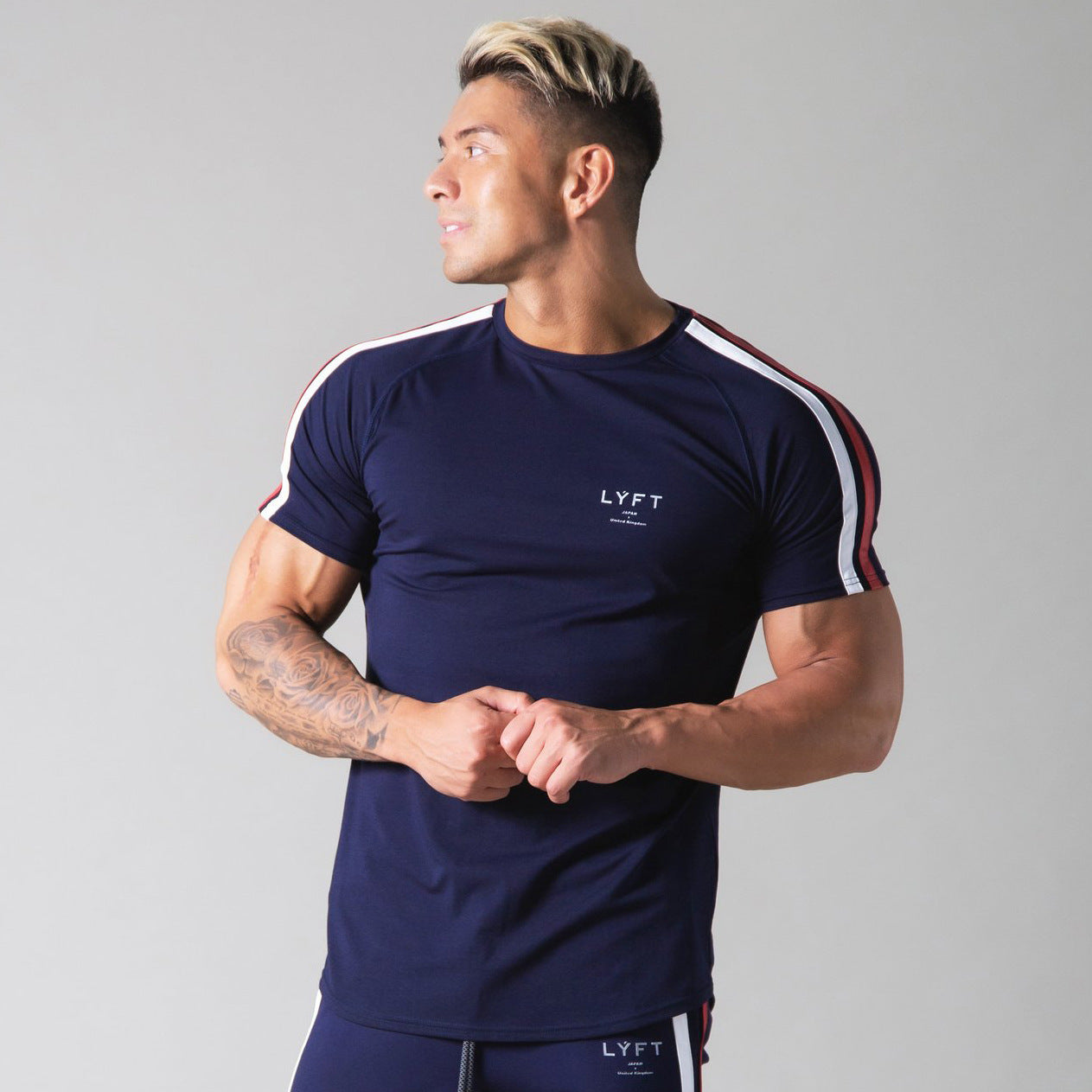 PREMIUM MUSCLE FIT T-SHIRT